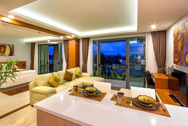 At The Tree Condominium Phuket Bagian luar foto